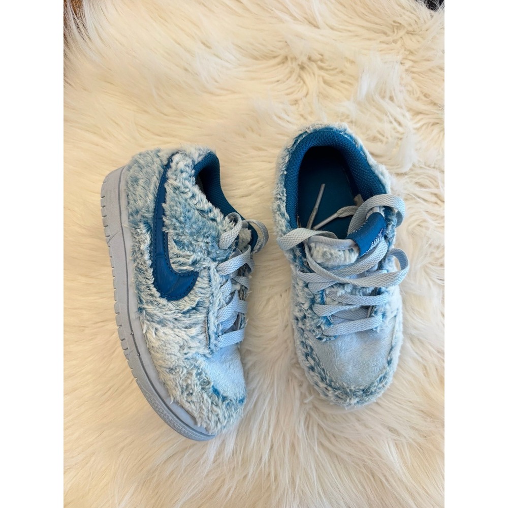 Nike Dunk Low 'Abominable Snowman' sneaker size 11C